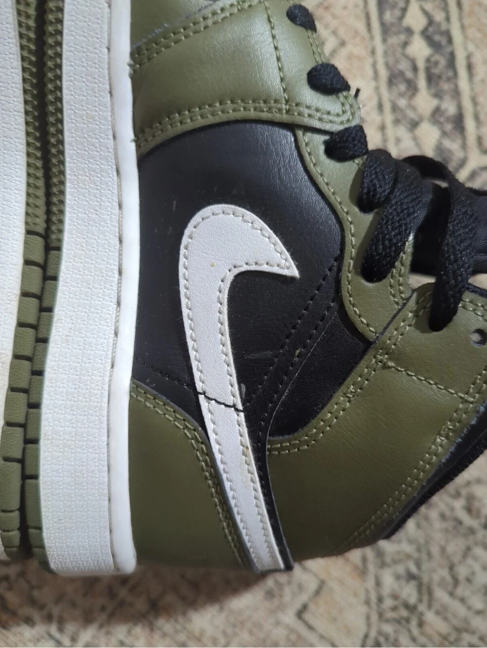 Nike Air Jordan 1 Mid Medium Olive Black- White #DQ8423- 092 4Y Kids
